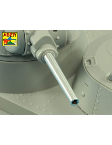 Main Armament for Soviet Heavy Tank SMK  1x76,2mm L-11,  1x45mm M1932, 