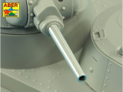 Main Armament for Soviet Heavy Tank SMK  1x76,2mm L-11,  1x45mm M1932, 