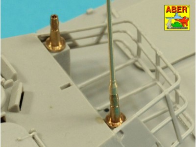 Set of 2 NATO antennas with mount bases 