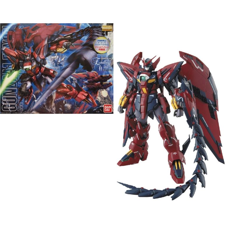 GUNDAM - Model Kit - Master Grade - Gundam...