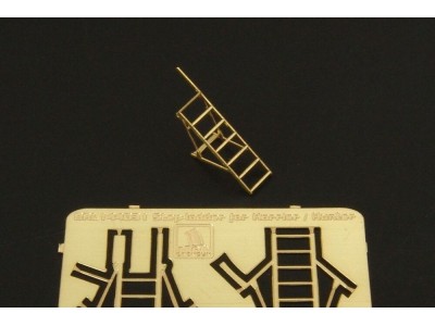 Step ladders for Hunter and Harrier 
