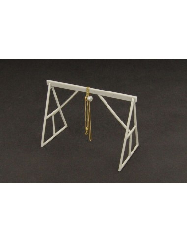 U S  Airfield crane 
