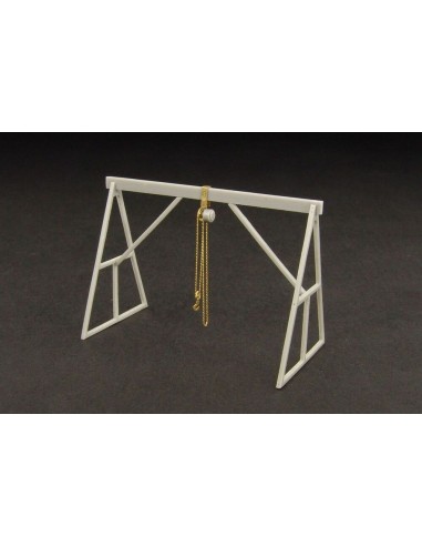 U S  Airfield crane 