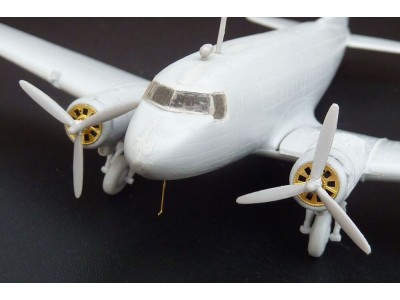 Douglas C-47- Lisunov Li-2 