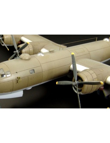 B29 antenas and AN-APQ-13 radar 
