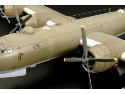 B29 antenas and AN-APQ-13 radar 