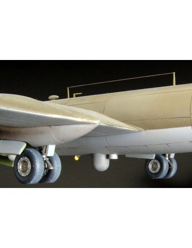 B29 antenas and AN-APQ-13 radar 