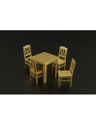 Table and chairs 