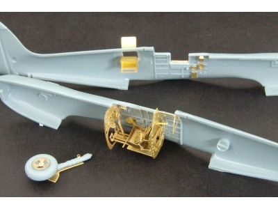 Spitfire LF Mk IX e (Sword72050) 