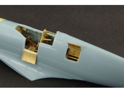 Spitfire LF Mk IX e (Sword72050) 