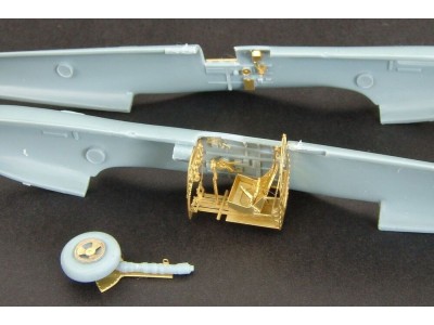 Spitfire LF Mk XVI (Sword72052) 
