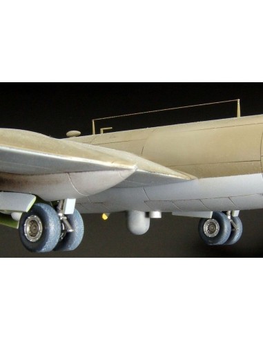 B29 antenas and AN-APQ-13 radar 