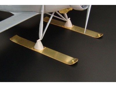 Š-328 Ski (Special Hobby kit) 