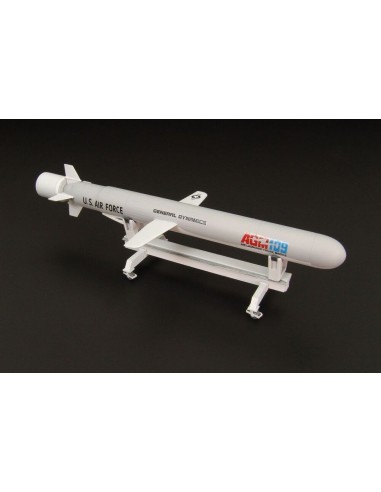 AGM-109 TOMAHAWK 