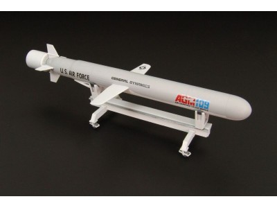 AGM-109 TOMAHAWK 