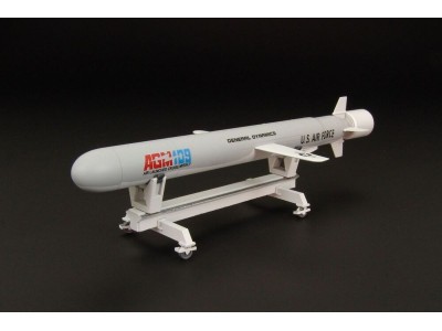 AGM-109 TOMAHAWK 