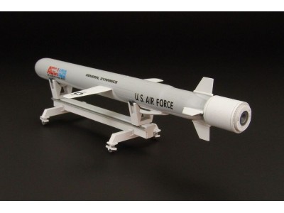 AGM-109 TOMAHAWK 