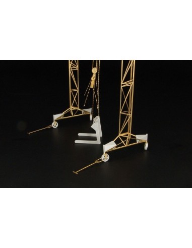 German airfield portal crane 