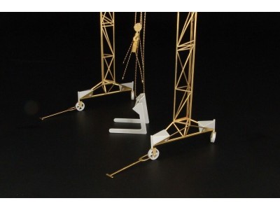 German airfield portal crane 