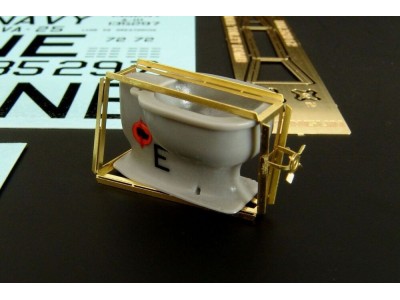 Toilet bomb for Skyraider 