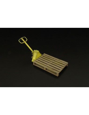 Pallet truck w- palette 