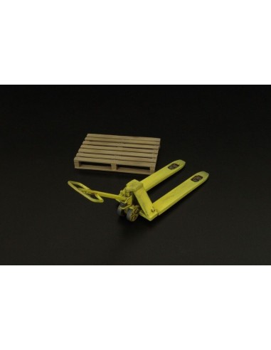 Pallet truck w- palette 