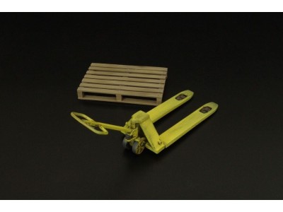 Pallet truck w- palette 