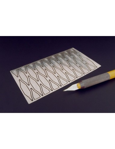 Super glue aplicator for modellers knife holder 
