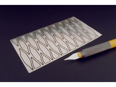 Super glue aplicator for modellers knife holder 