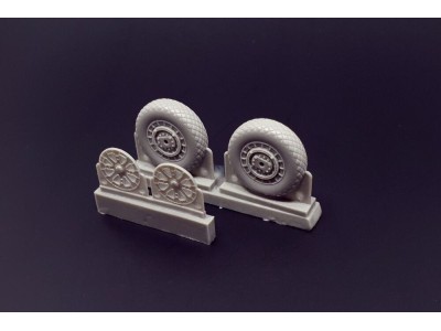 F4U Corsair Diamond Thread Wheels set 