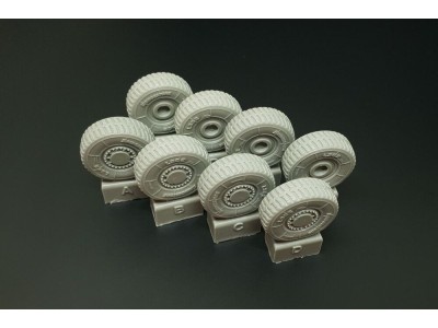 JGSDF Type 16 Wheels (Aoshima kit) 