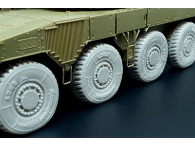 JGSDF Type 16 Wheels (Tamiya kit) 