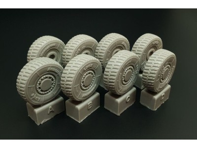 JGSDF Type 16 Wheels (Tamiya kit) 
