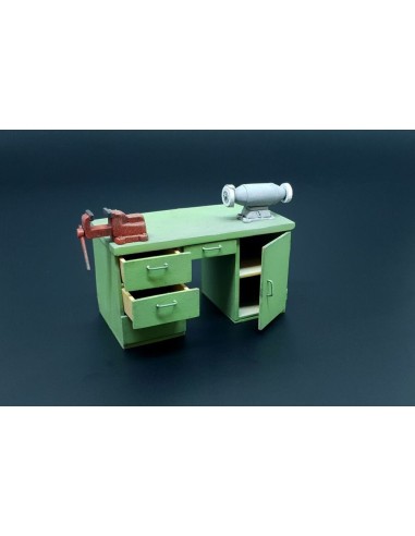 Workbench with table grinder and vise 