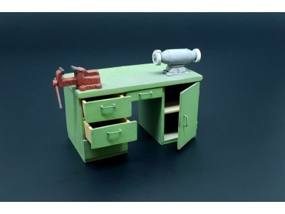 Workbench with table grinder and vise 