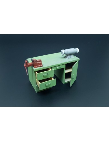 Workbench with table grinder and vise 