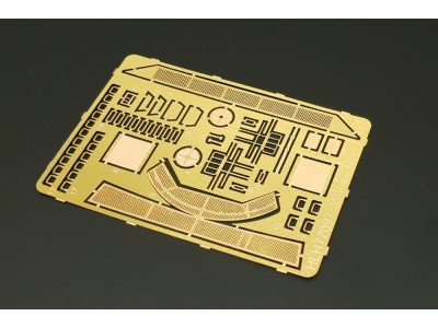 Warrior MCV (Revell kit) 