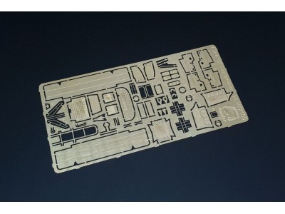 ATZ-4-131 Fuel Bowser (ICM-Omega-K kit) 