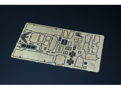 ATZ-4-131 Fuel Bowser (ICM-Omega-K kit) 