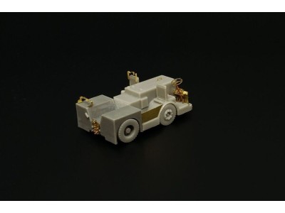 UK Flight Deck Tractor Tugmaster 