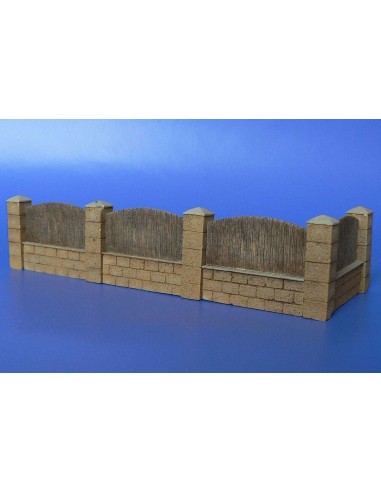 Fence with underpinning 