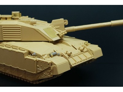 Challenger 2 (Tamiya kit) 