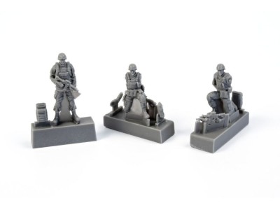 Two Kneeling Soldiers and Commanding Officer,US Army Infantry Squad 2nd Division 