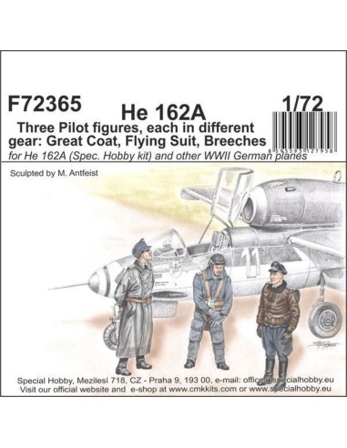 He 162-Three Pilot figures,each i.different gear:Great Coat,Flying Suit,Breeches 
