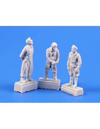 He 162-Three Pilot figures,each i.different gear:Great Coat,Flying Suit,Breeches 