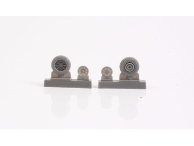 SB2C Helldiver-Mainwheels Set 