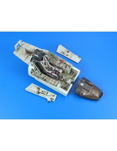 Su-27 Flanker B Cockpit Set 