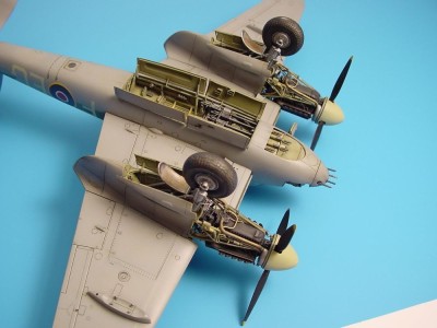 Mosquito FB Mk.VI Bombenschächte 