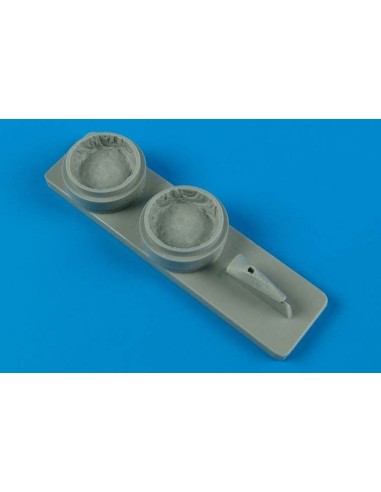 Curtiss P-40B/C wheel bay for Airfix 