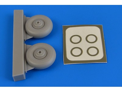 Beaufighter wheels & paint masks f.Airfi 